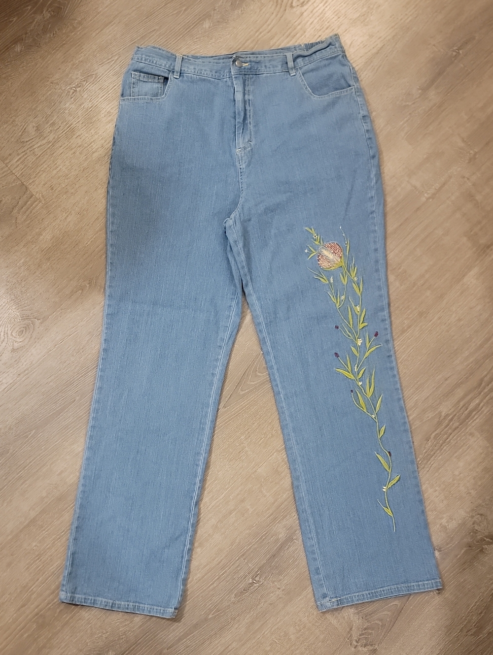 Denim&Co Light Blue Straight-Leg Jeans with Floral Embroidery  ELASTIC BAND.